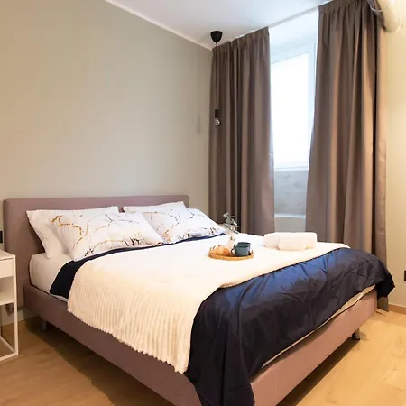 Ihost Luxury -free Parking- Plana 6 * Mailand
