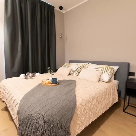 Ihost Luxury -free Parking- Plana 6 *