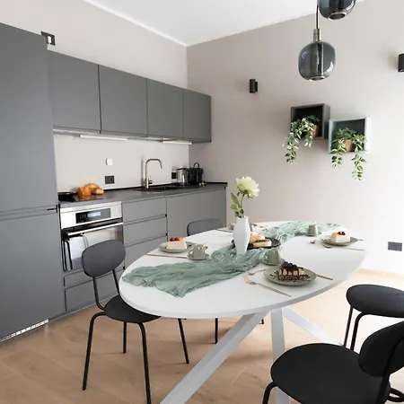 Ihost Luxury -free Parking- Plana 6 *