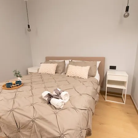 Ihost Luxury -free Parking- Plana 6